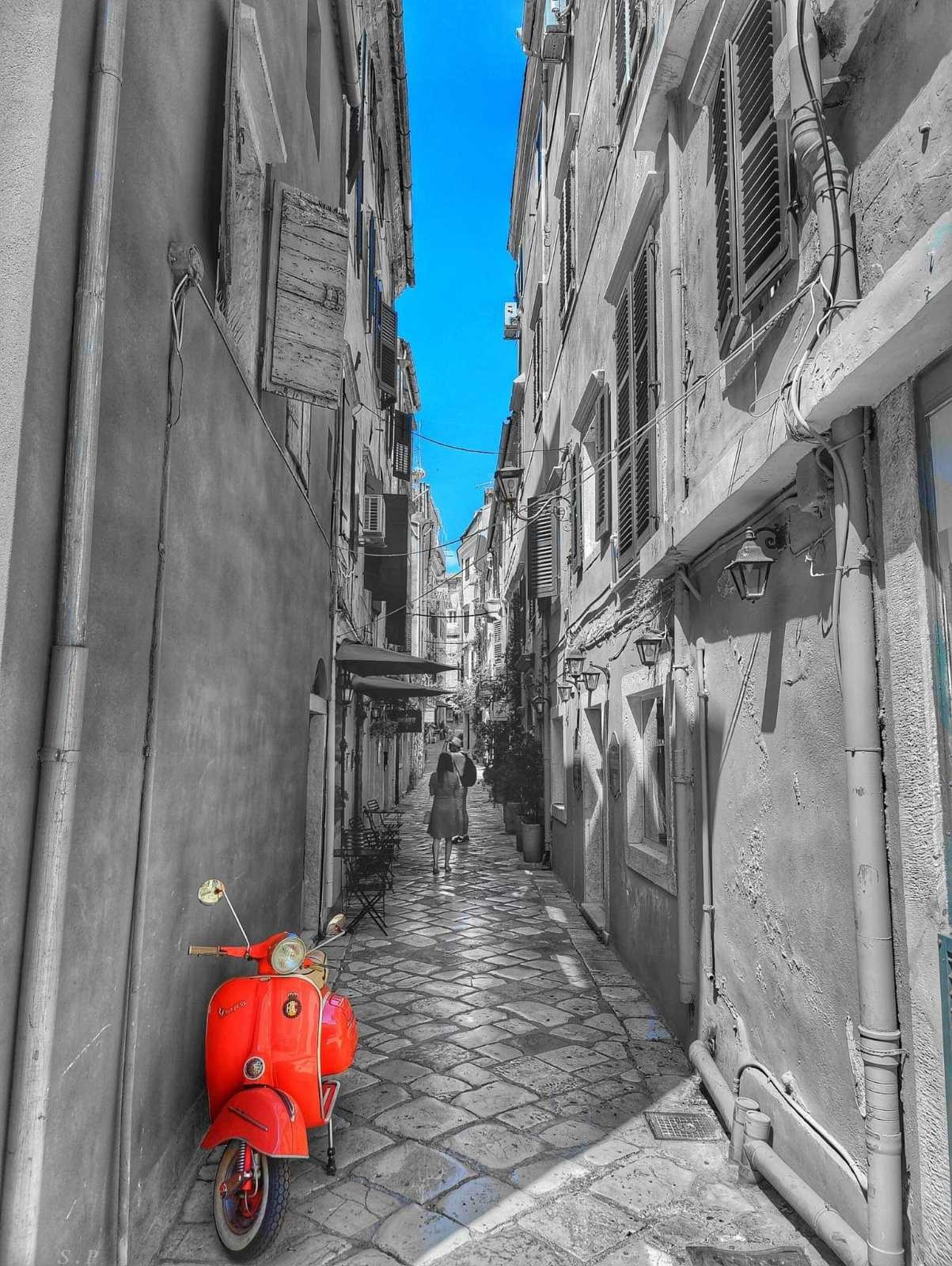 Red Vespa, Κέρκυρα