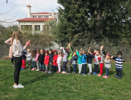 Κινητικά παιχνίδια μέσα στην Σάλα... αλλά και έξω στην αυλή&#33;