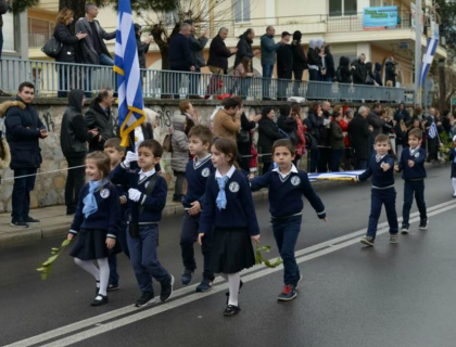 Οι μαθητές του Νηπιαγωγείου μας στην παρέλαση της 25ης Μαρτίου