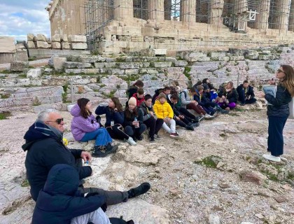 Δεύτερη μέρα κι η ξενάγηση από το πρωί ακολουθεί τα χνάρια της Ιστορίας.