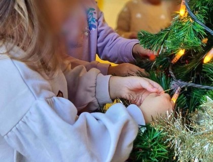 Τα μικράκια μας του Παιδικού Σταθμού μπαίνουν στο πνεύμα των Χριστουγέννων&#33;