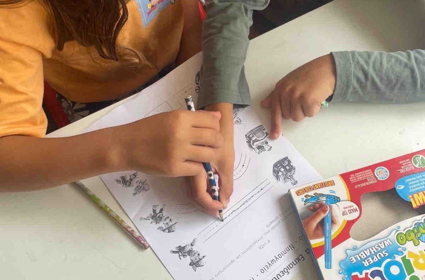 Ένα μολύβι, πολλά μικρά χεράκια και… ένας κοινός στόχος