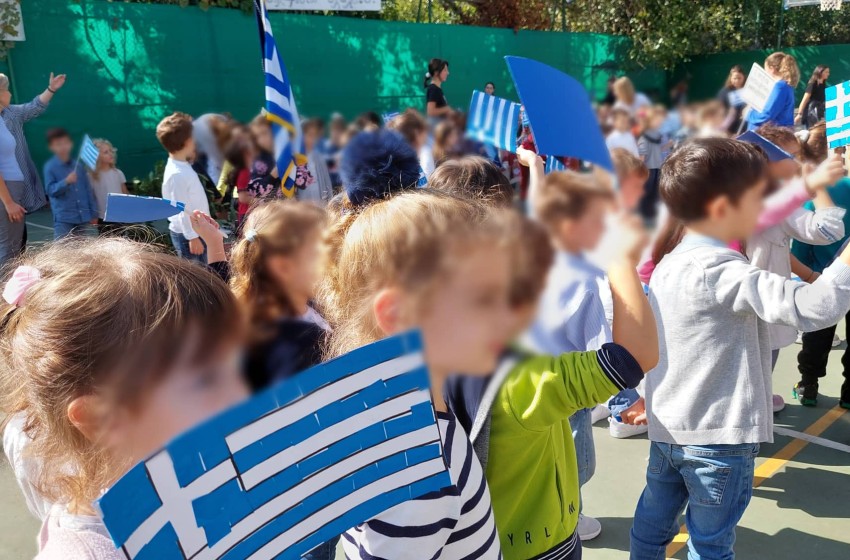 Τα προνηπιάκια μας τιμούν την 28η Οκτωβρίου&#33;